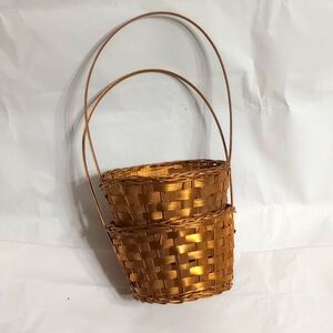 Gold baskets